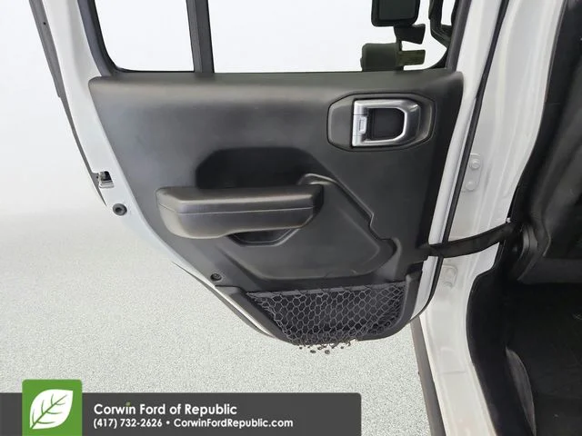 Used 2021 Bright White Clearcoat Jeep Unlimited Rubicon image 23