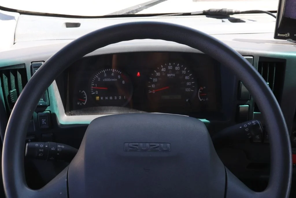 Used 2022  Isuzu NPR image 20
