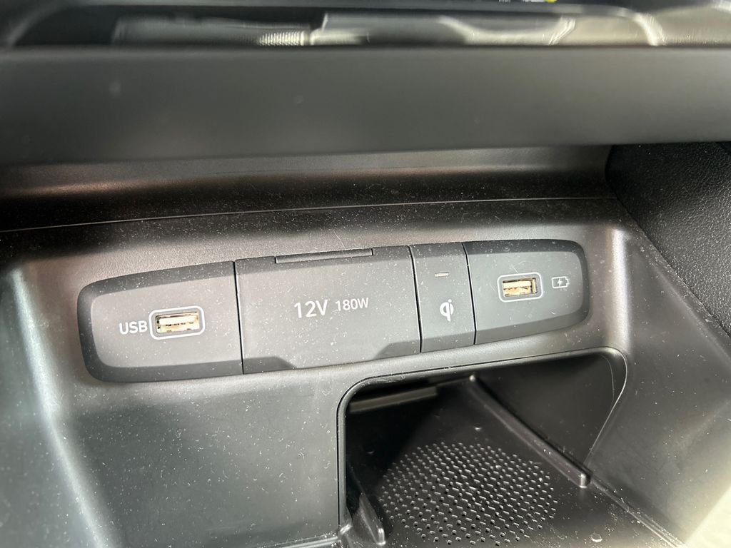 Used 2024 Green Hyundai SEL image 19