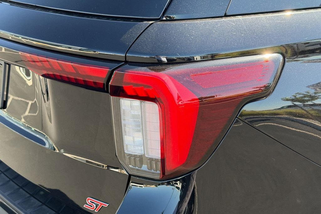 New 2026 Agate Black Metallic Ford ST image 5