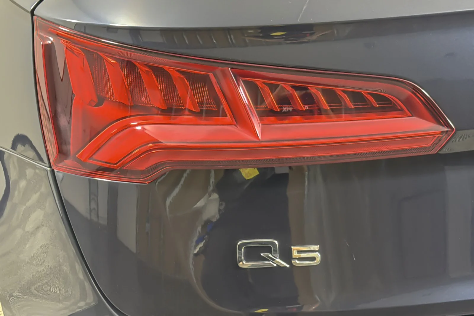 Used 2018 Moonlight Blue Metallic Audi 2.0 TFSI Premium Plus image 27