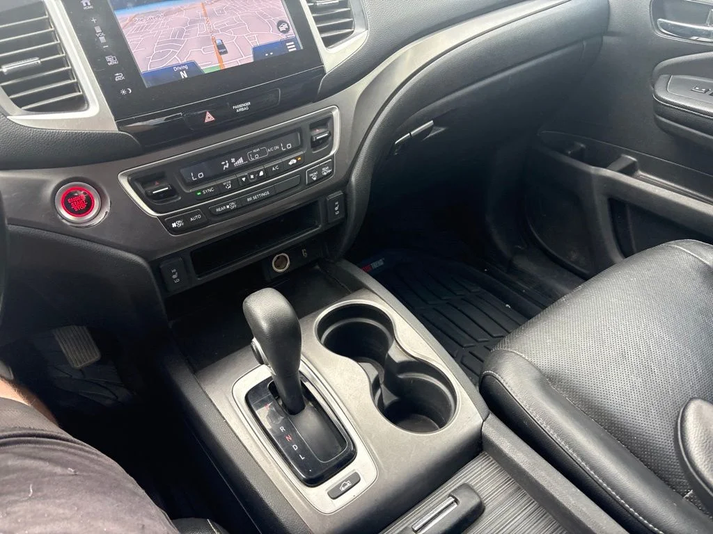 Used 2017 Silver Honda RTL-T image 22