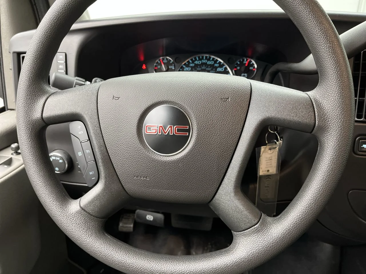 2025 GMC Savana Cargo Work Van - Photo 11