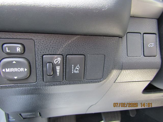 Used 2017 Silver Sky Metallic Toyota Limited image 11