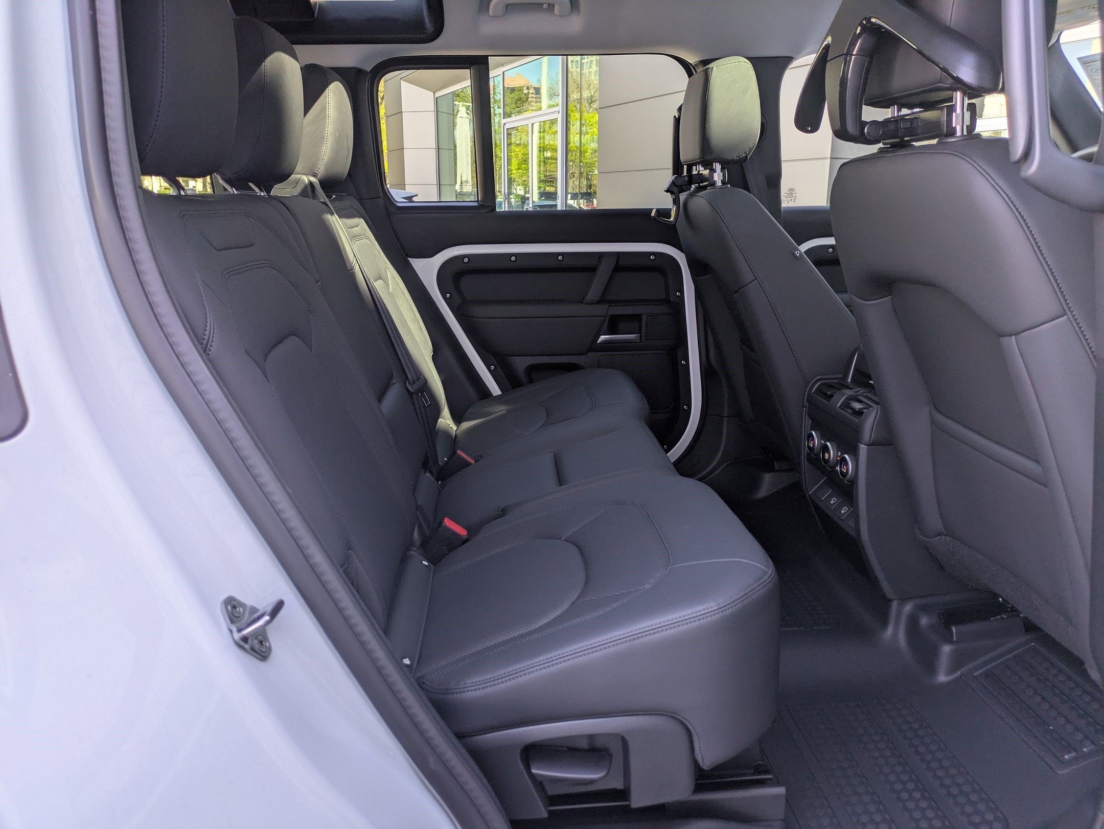 Used 2025 Fuji White Land Rover 110 P300 S image 29
