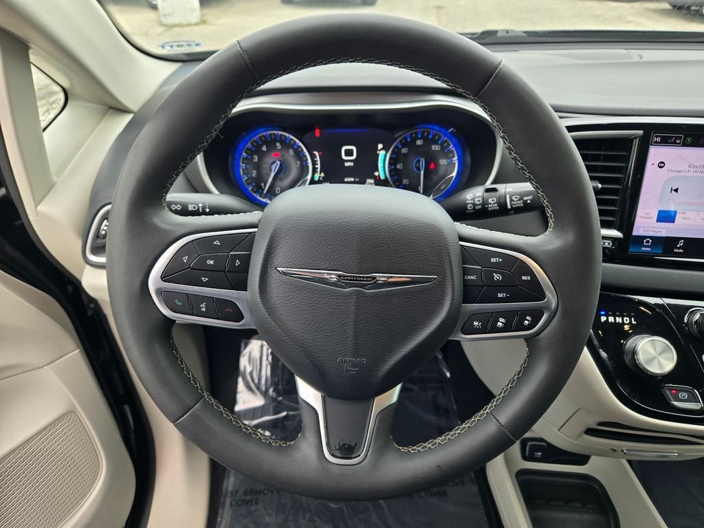 2023 Chrysler Pacifica Touring L - Photo 42