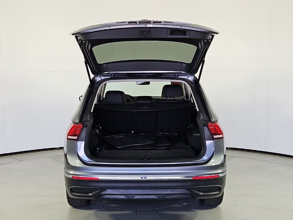 2023 Volkswagen Tiguan SE - Photo 10