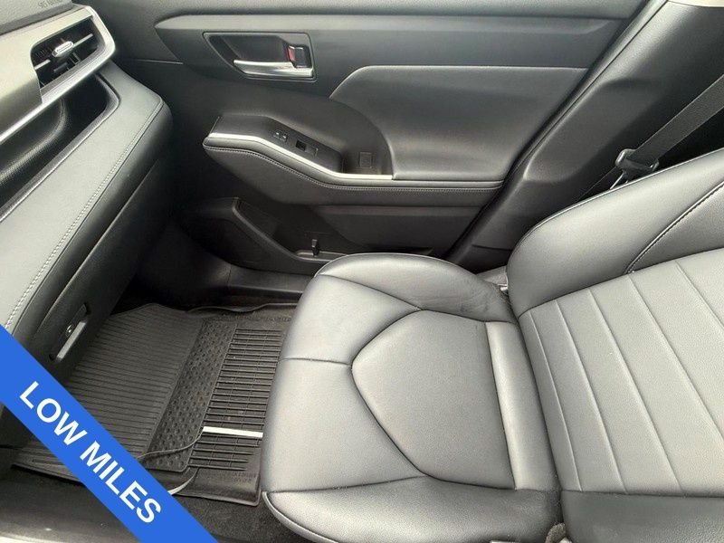 Used 2023 Pearl Toyota XLE image 22