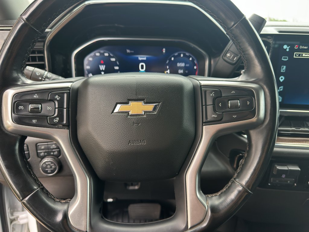 Used 2025 Summit White Chevrolet LT image 15
