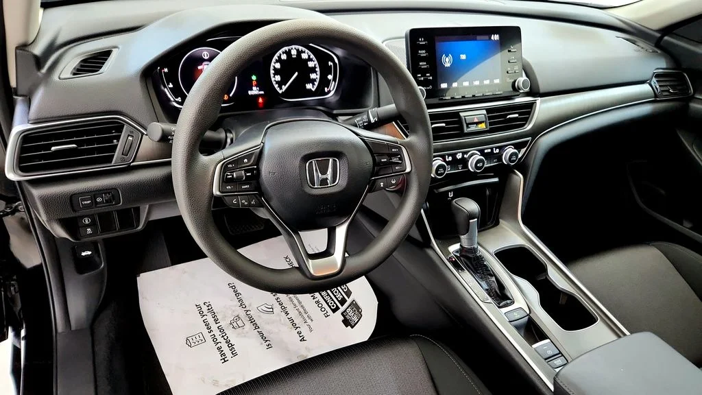 Used 2020  Honda LX image 23
