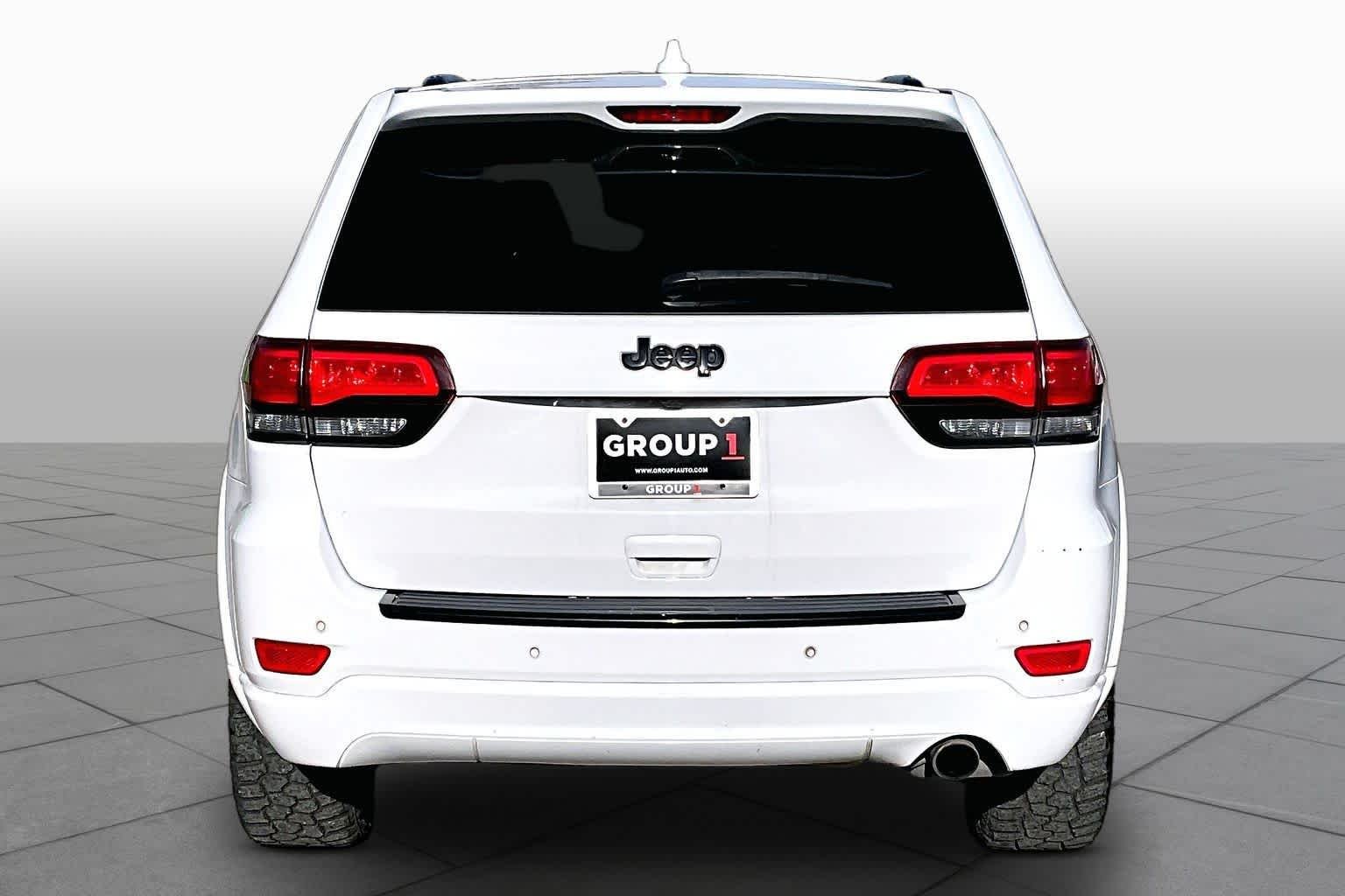 Used 2018 Bright White Clearcoat Jeep Altitude image 7
