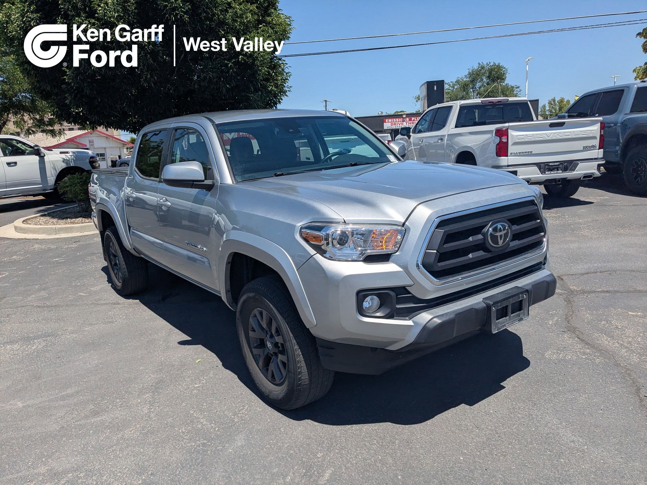 2023 Toyota Tacoma SR5 Double Cab 4WD V6 Auto Short Bed's photo