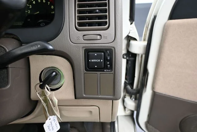 Used 1999 White Toyota Limited image 37