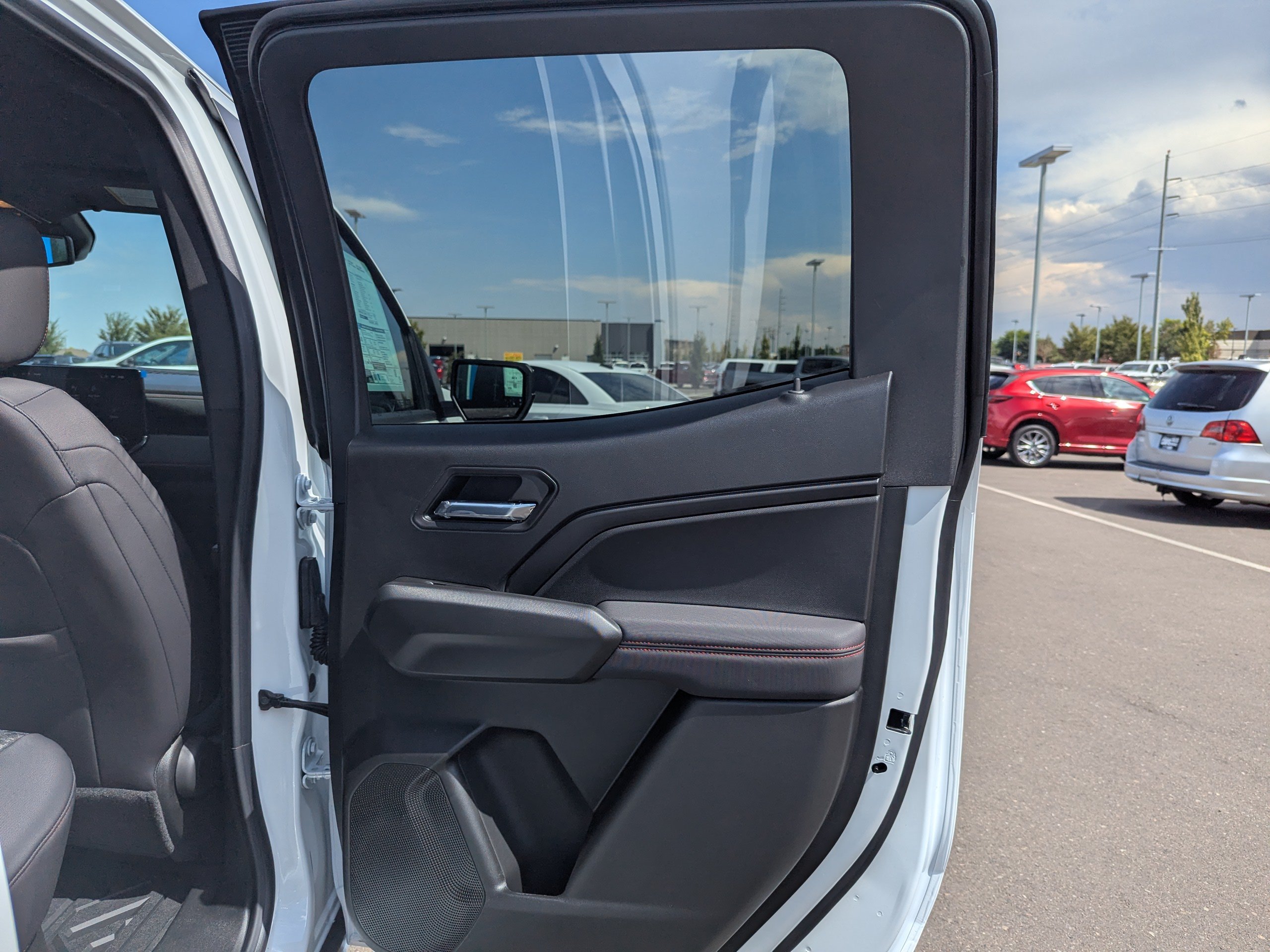 2026 Chevrolet Colorado Z71 - Photo 40