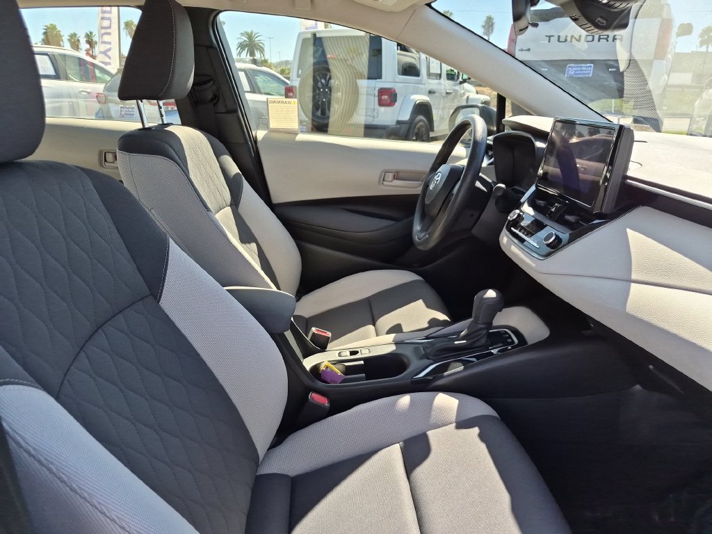 Used 2025  Toyota LE image 31