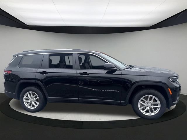 2023 Jeep Grand Cherokee Laredo photo 3