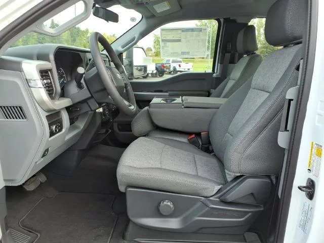New 2026 Oxford White Ford F-350® XL image 30