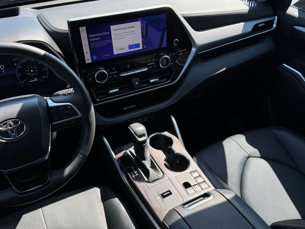 Used 2024  Toyota Platinum image 31