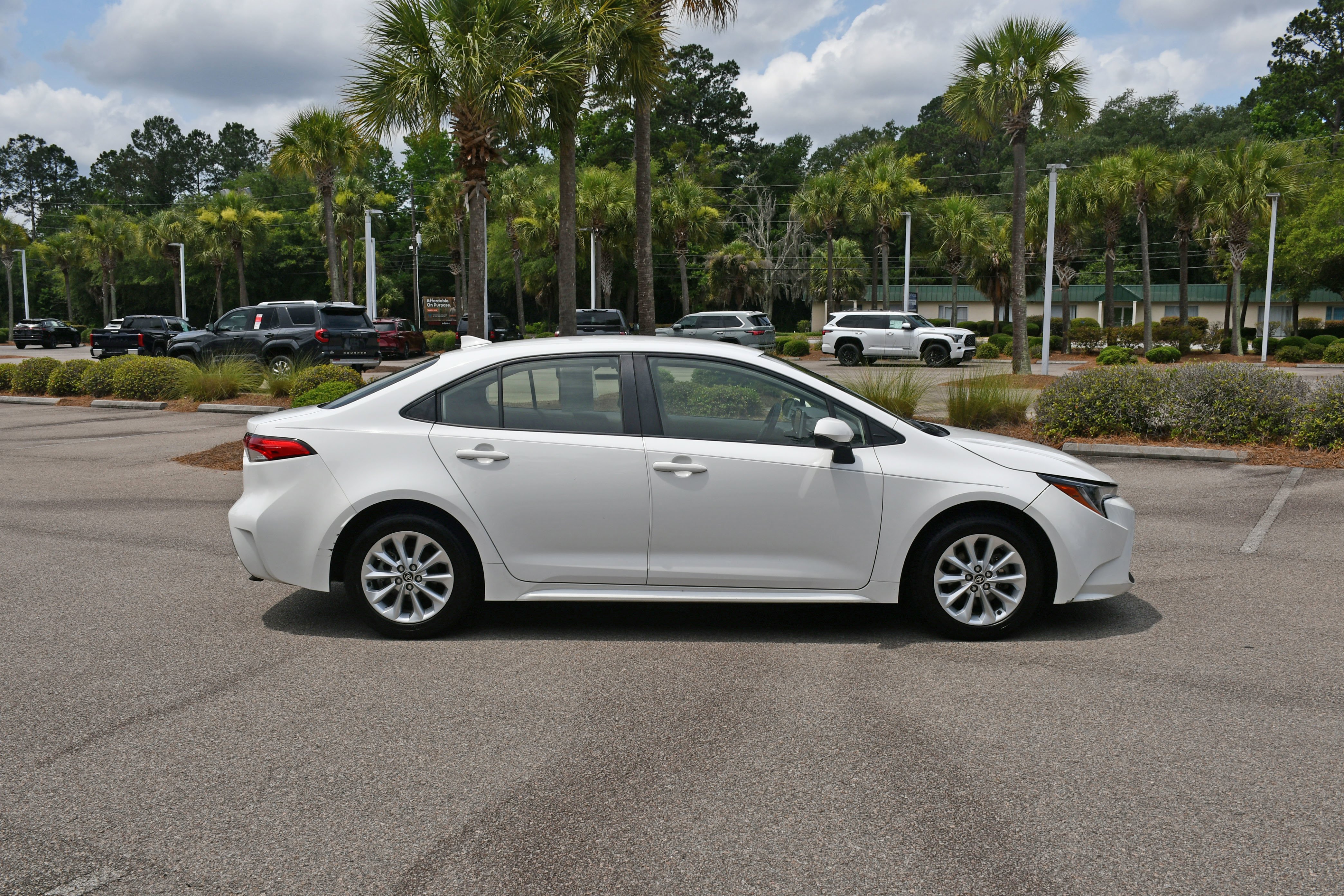 Used 2021 Toyota Corolla LE with VIN JTDVPMAE2MJ122670 for sale in Beaufort, SC