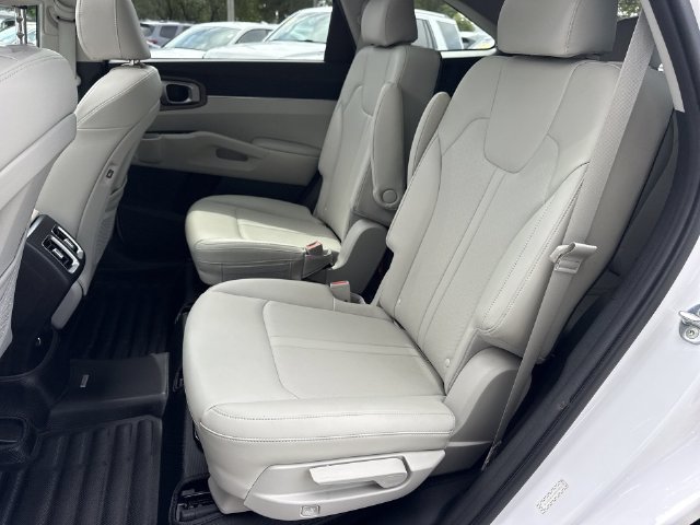 2022 Kia Sorento EX - Photo 23