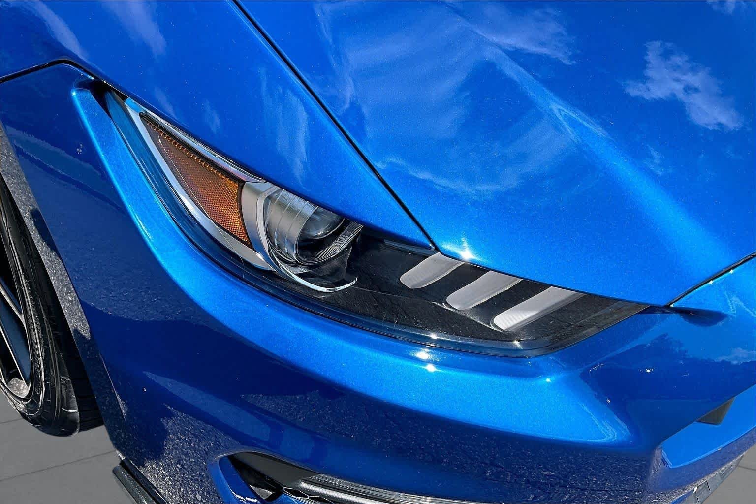 Used 2017 Blue Ford Shelby GT350 image 24