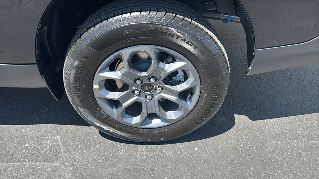 New 2026 Shadow Black Ford XLT image 7