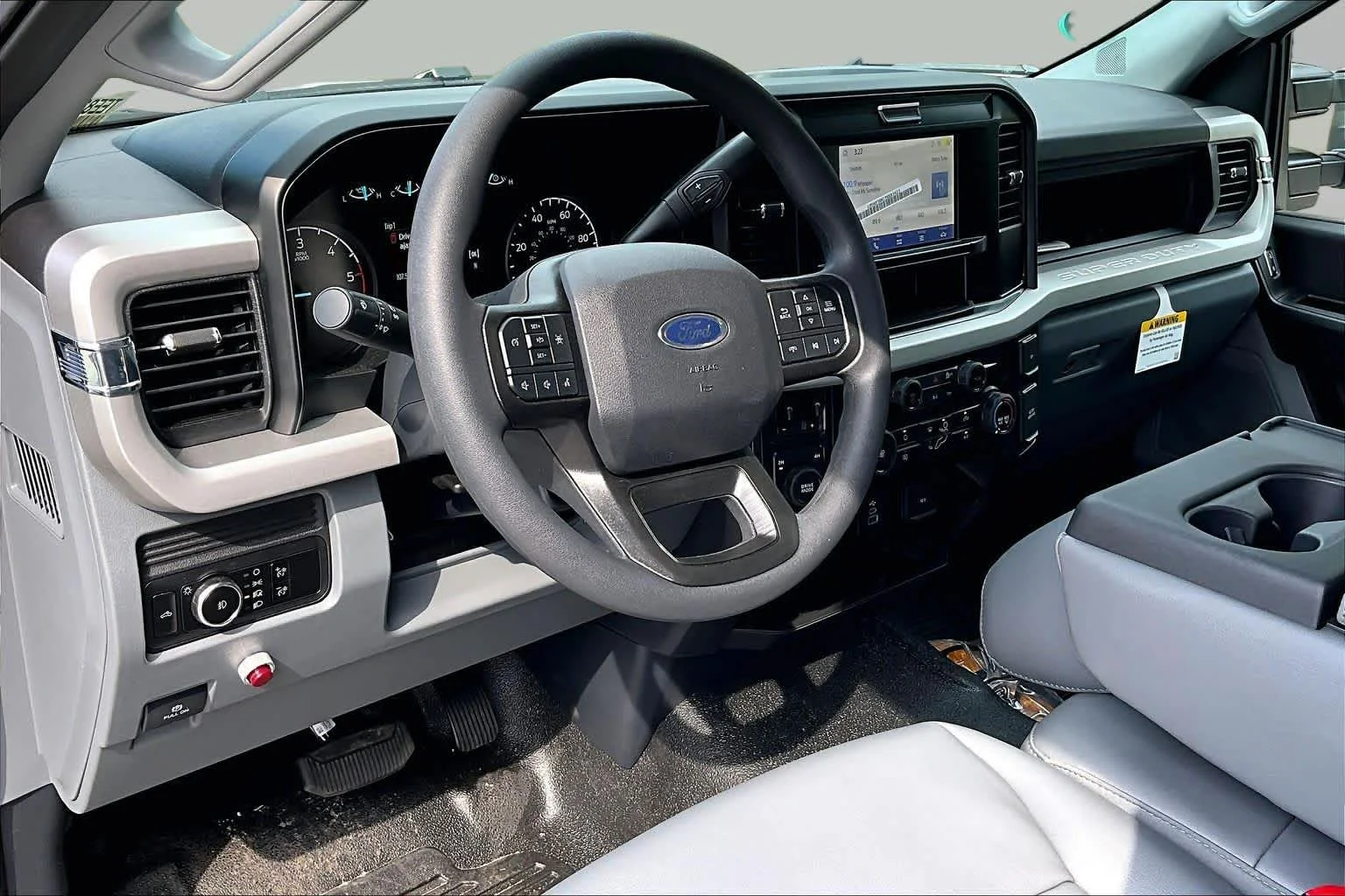 New 2026 Oxford White Ford XLT image 9