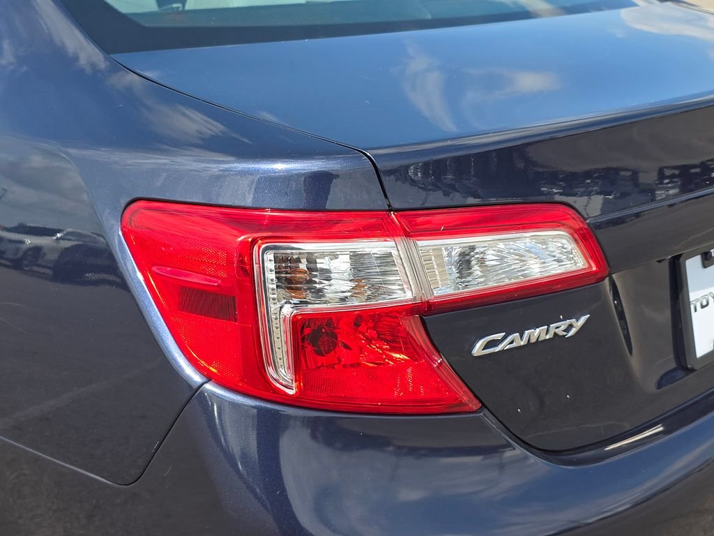 Used 2014 Beige Toyota LE image 15