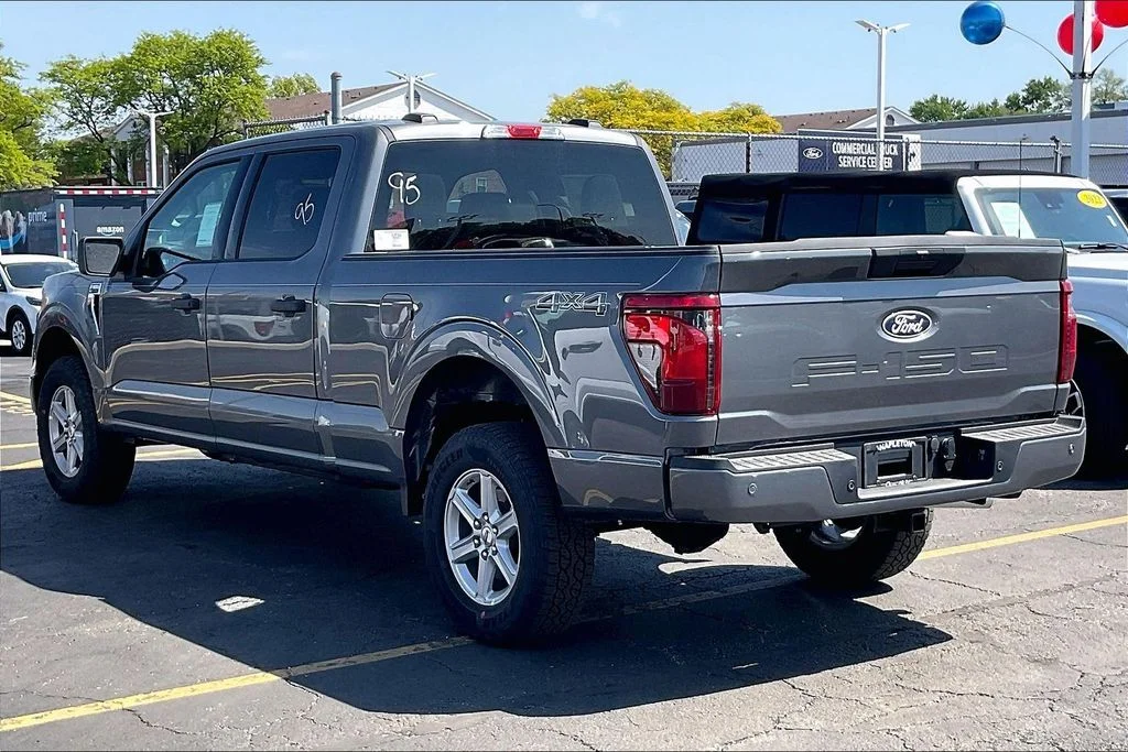 New 2026 Carbonized Gray Metallic Ford XLT image 10