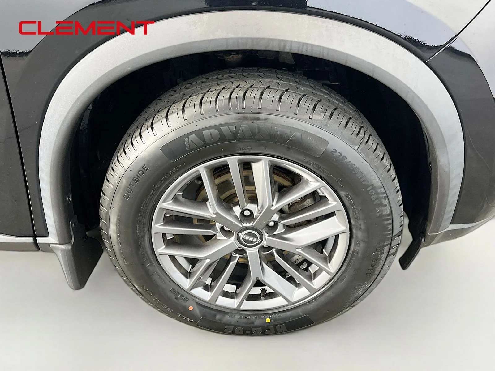Used 2023 Black Nissan S image 37