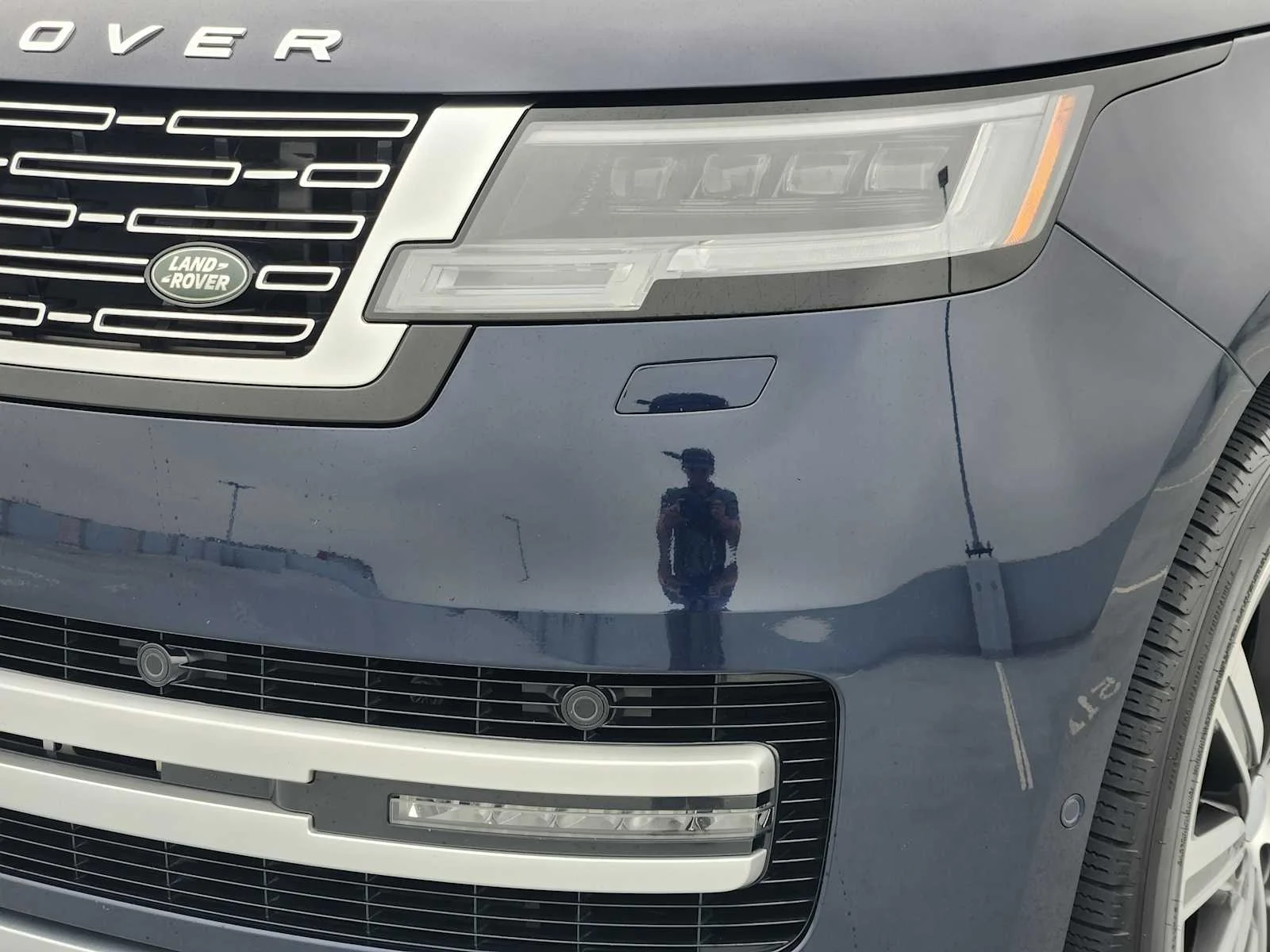 Used 2023 Portofino Blue Metallic Land Rover Autobiography image 8