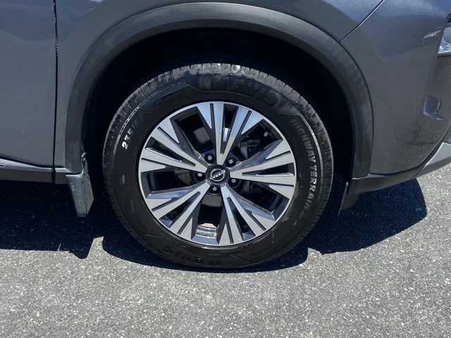 Certified Used 2022 Gun Metallic Nissan SV image 8
