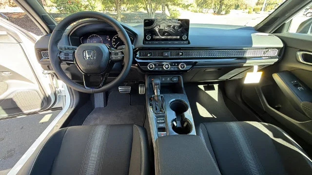 New 2026 Platinum White Pearl Honda 2WD SPORT image 17