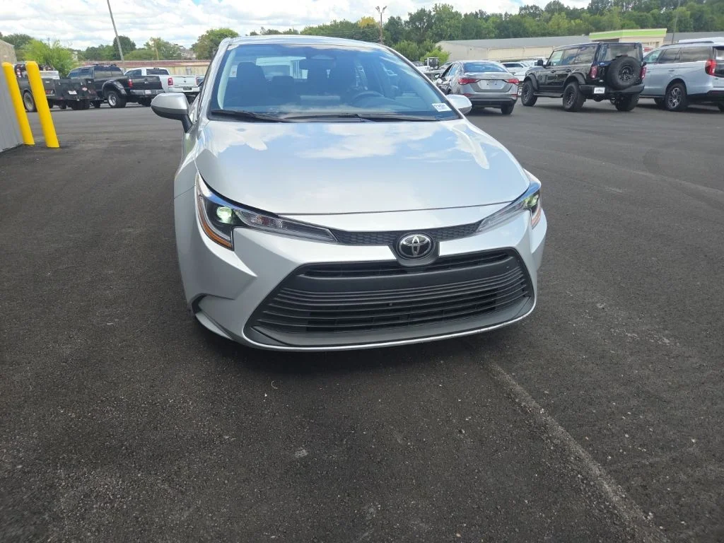 Used 2025 Silver Toyota LE image 2