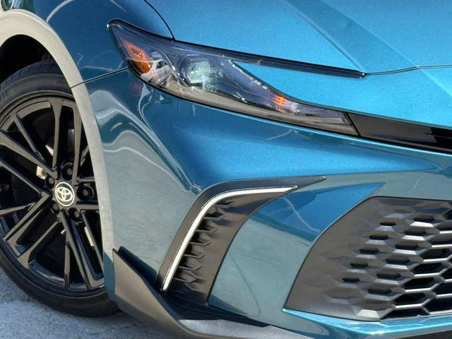 Certified Used 2025 LABRADORITE Toyota SE image 3