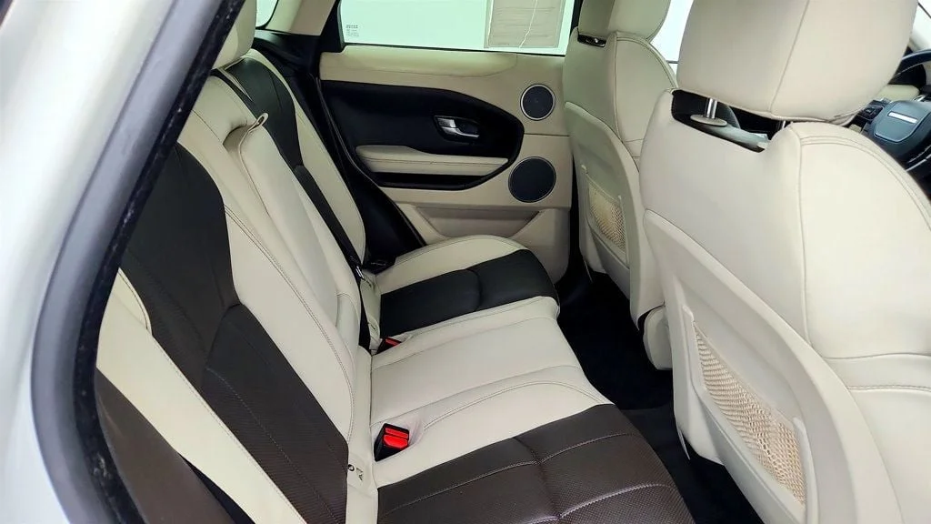 Used 2016 Fuji White Land Rover 5dr Hatchback Autobiography w/ Ebony Headliner image 25