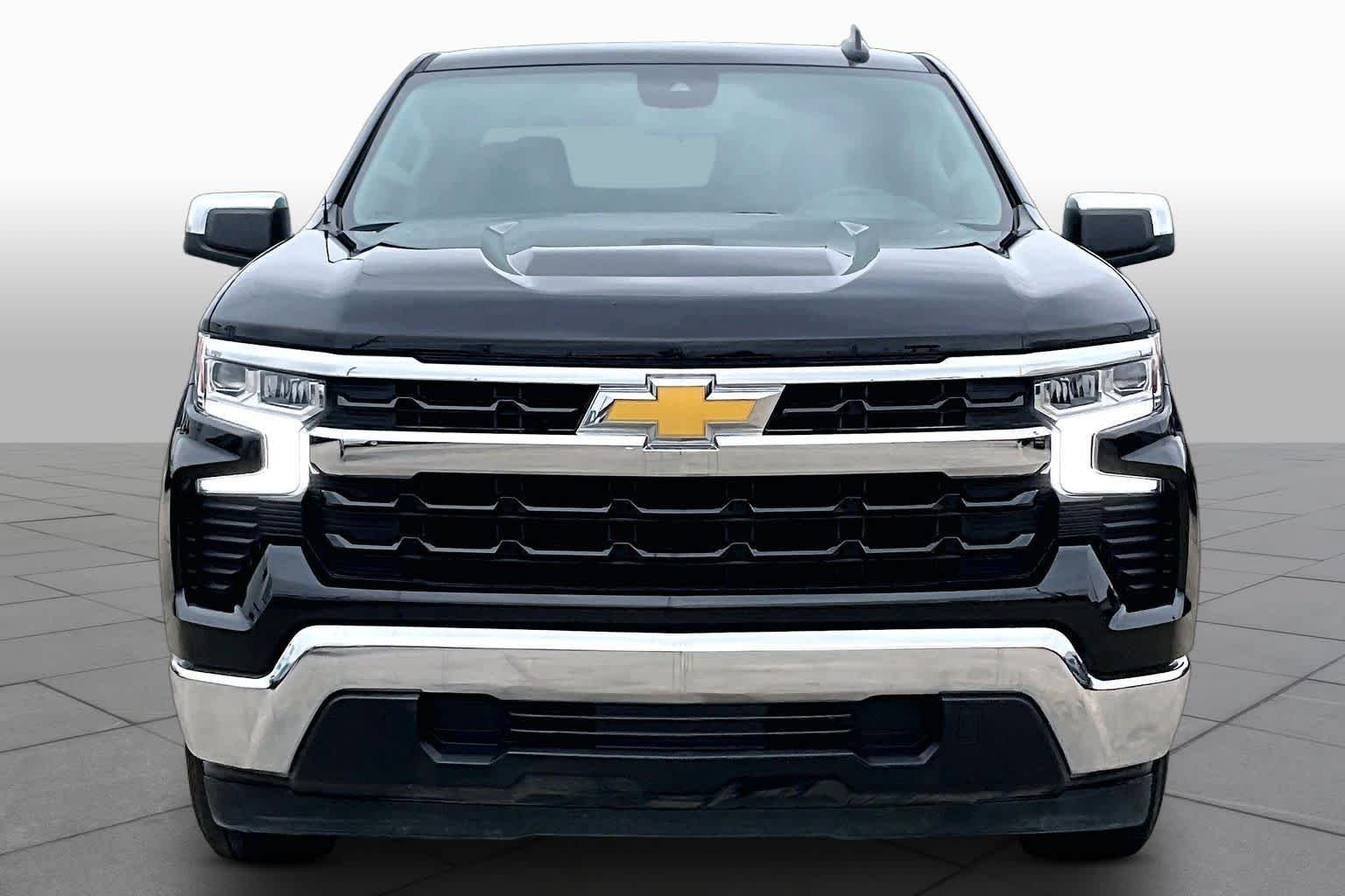 Used 2025 Black Chevrolet LT image 4