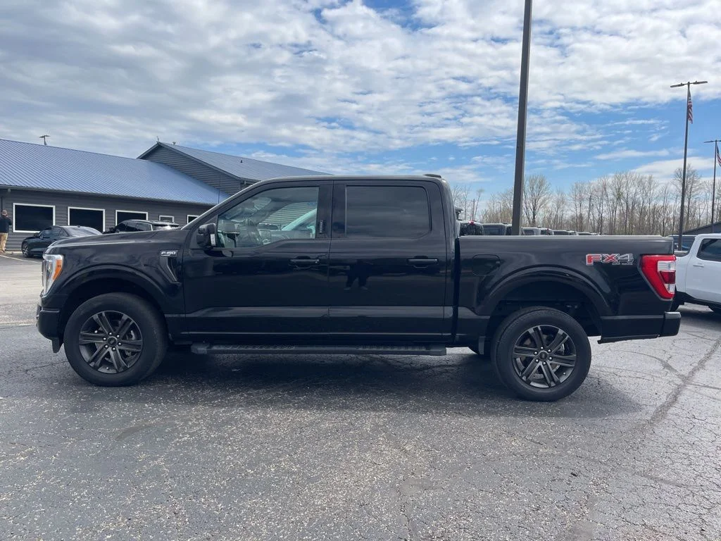 Used 2022 Black Ford Lariat image 3