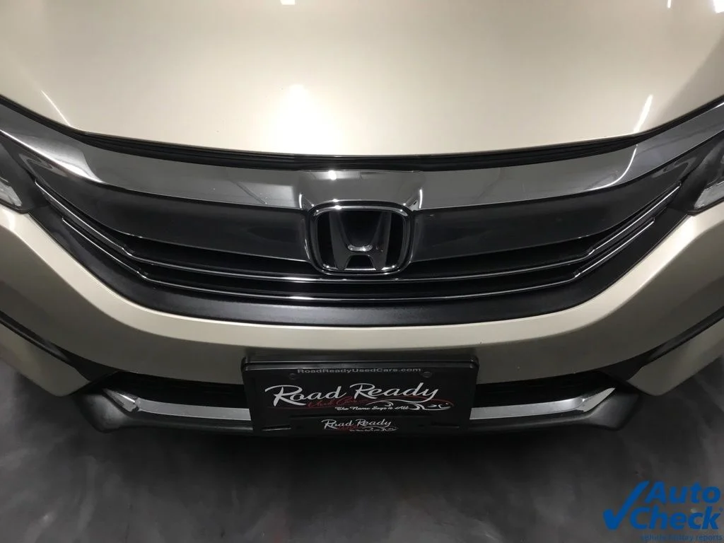 Used 2017 Beige Honda EX-L image 17
