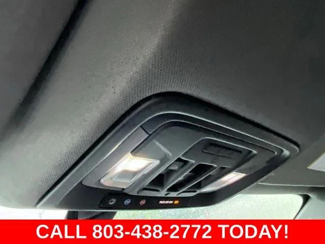 Used 2022 White GMC SLE image 25