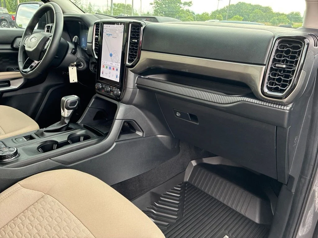 Used 2025 Gray Ford XLT image 40