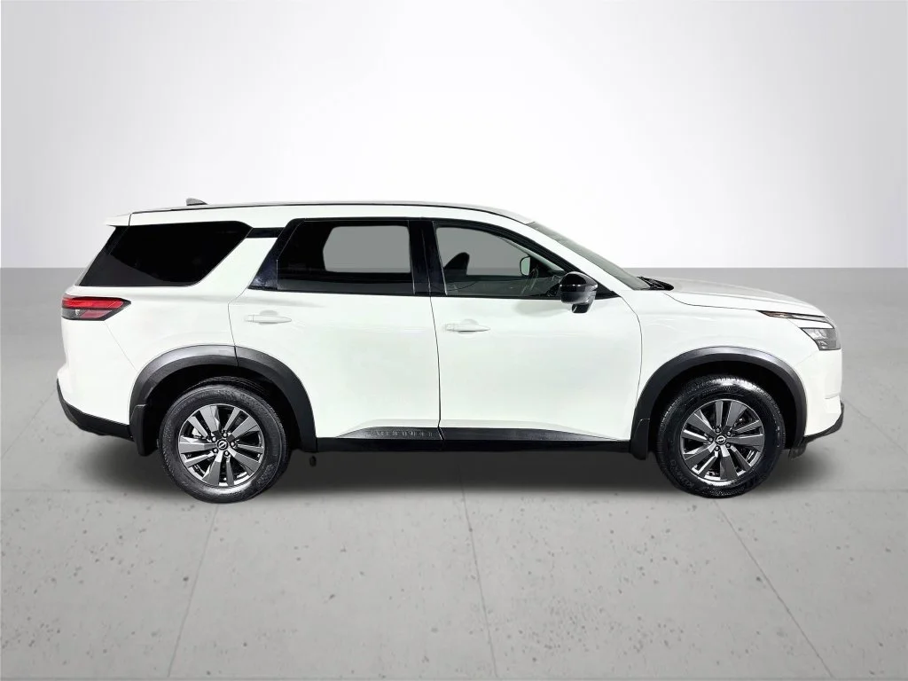 Used 2024 White Nissan S image 5