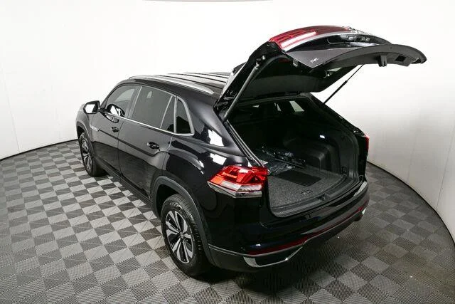 New 2026 Deep Black Pearl Volkswagen 2.0T SE image 29