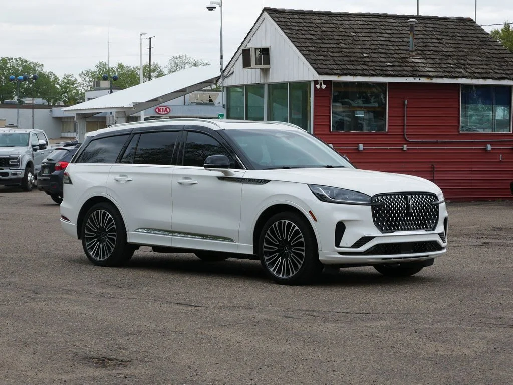 2025 Lincoln Aviator Black Label AWD's photo