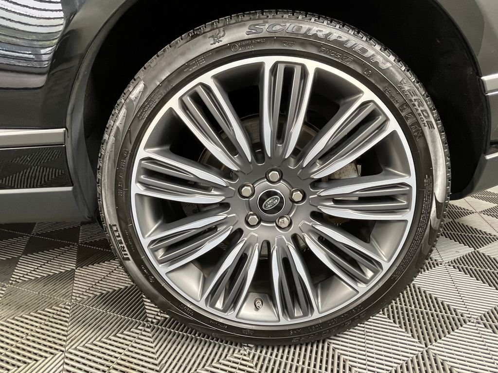 Used 2021 Black Land Rover Westminster image 14