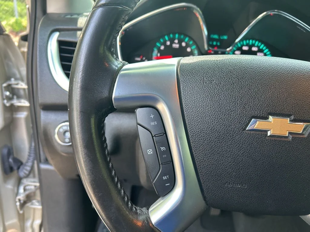 Used 2015 Gold Chevrolet LT image 23