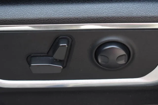 Used 2022 Black Ram Laramie image 27