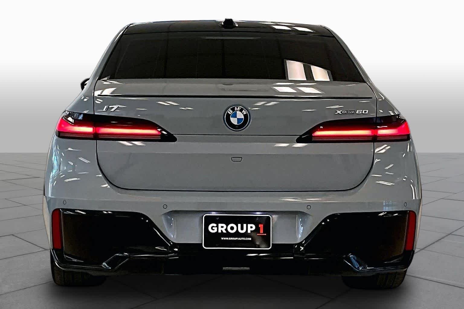 Used 2024 Brooklyn Grey Metallic BMW xDrive60 image 4