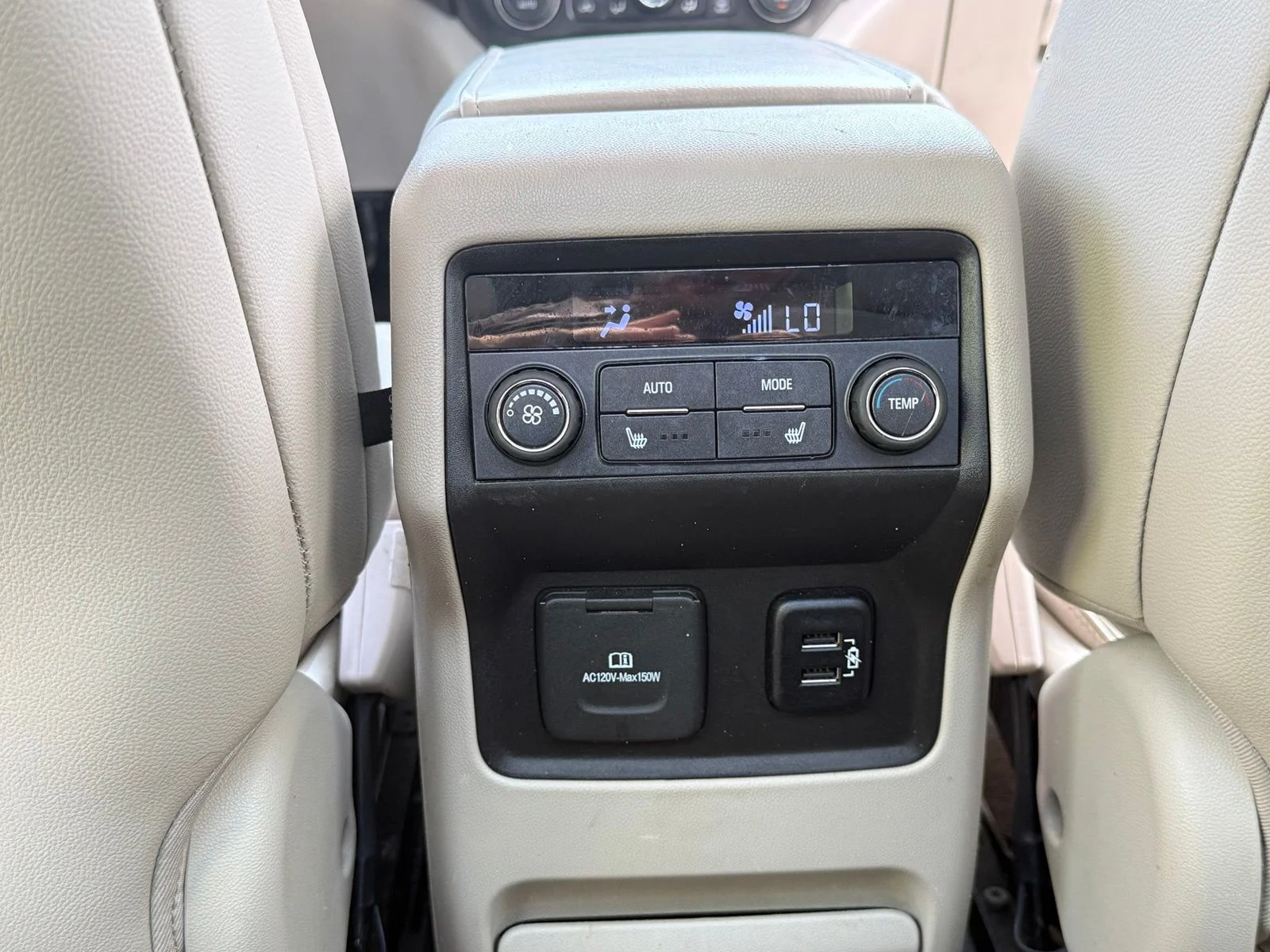 Used 2018 White GMC Denali image 24
