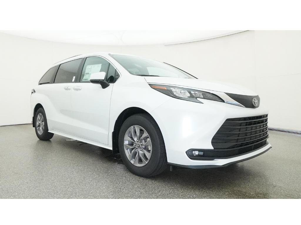 New 2026 Wind Chill Pearl Toyota XLE image 29